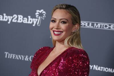 Hilary Duff Reflects On ‘Anxiety-Inducing’ Photoshoot From Vanity Fair’s Iconic 2003 Cover, Takes Lie Detector Test - etcanada.com - county Young