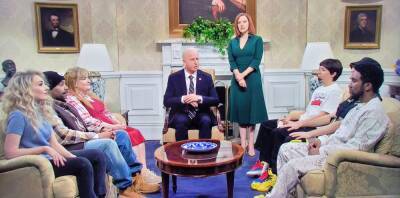 ‘SNL’s Joe Biden’s TikTok Influencers Ukraine War Briefing Cold Open Saved By A Plunger, Seriously - deadline.com - county Johnson - Ukraine - Russia - Austin, county Johnson