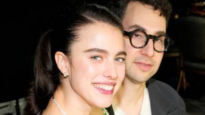 Margaret Qualley and Jack Antonoff: A Complete Relationship Timeline - www.glamour.com - Los Angeles - New York - Beverly Hills - Beyond