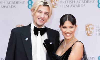 WATCH: Millie Bobby Brown and Jake Bongiovi make red carpet debut as a couple! - us.hola.com - Britain - New York - county Hall - Ukraine