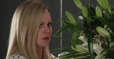 Corrie's Tina O'Brien reveals real-life gift blunder after her character Sarah Barlow was given an oven for her birthday - www.manchestereveningnews.co.uk