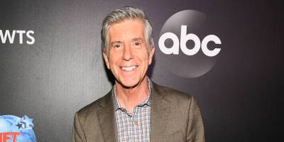 Tom Bergeron Reacts to 'Dancing With the Stars' EP Leaving the Show - www.justjared.com