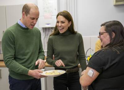 Prince William And Kate Middleton Try Their Hand At Making Welsh Cakes - etcanada.com - Ukraine - Russia