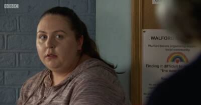 EastEnders spoiler picture sees exact moment pregnant Bernie goes into shock labour - www.ok.co.uk