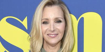 Lisa Kudrow Says She Also Doesn't Remember Filming Scenes from 'Friends' - www.justjared.com