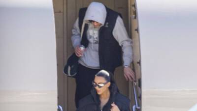 Kim Kardashian Pete Davidson Arrive In LA Together After A Quick Trip To NYC: Photos - hollywoodlife.com - Los Angeles - New York