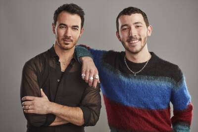 Kevin & Frankie Jonas To Host Unscripted Series ‘Claim To Fame’ For ABC - deadline.com