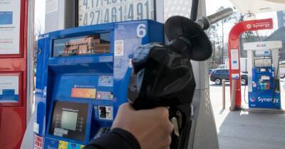 Scammers accused of 'hacking fuel pumps to drive down price' as petrol costs soar - www.dailyrecord.co.uk - Scotland - New York - Florida