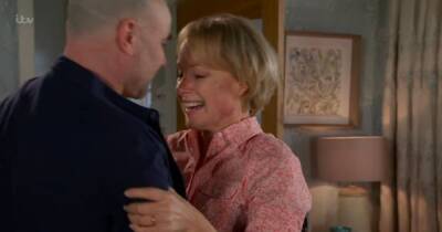 ITV Coronation Street fans left feeling a bit icky after raunchy Tim and Sally 'cringefest' - www.manchestereveningnews.co.uk