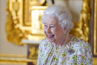 The Queen Celebrates British Mother’s Day With Throwback Photo Featuring Mother & Sister - etcanada.com - Britain