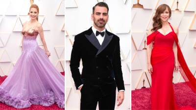 Oscars Red Carpet: See Looks From Jessica Chastain, Nyle DiMarco, Rosie Perez & More - deadline.com - Hollywood - county Murray - county Sebastian - county Hopkins - city Sidney