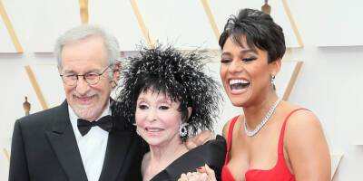 'West Side Story' Star Ariana DeBose Joins Steven Spielberg & Rita Moreno on Oscars 2022 Red Carpet - www.justjared.com - Hollywood