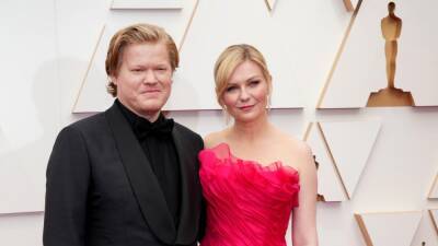 A Vintage-Clad Kirsten Dunst And Jesse Plemons Make A Play For The Title Of Best-Dressed Oscars Couple - www.glamour.com