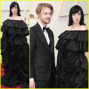 Billie Eilish Wows In a Black Ruffled Gown Ahead of Her Performance at the Oscars 2022 - www.justjared.com - Hollywood