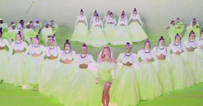 Beyoncé performs with Blue Ivy in tennis ball-inspired outfit during Oscars performance - www.msn.com - California - Russia - city Compton, state California - Virginia