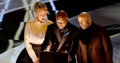 Samuel L. Jackson, Uma Thurman, & John Travolta Re-Create 'Pulp Fiction' Briefcase Scene at Oscars 2022 - www.justjared.com - Hollywood