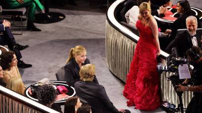 Amy Schumer addresses Kirsten Dunst seat-filler Oscars joke after receiving backlash online - www.foxnews.com