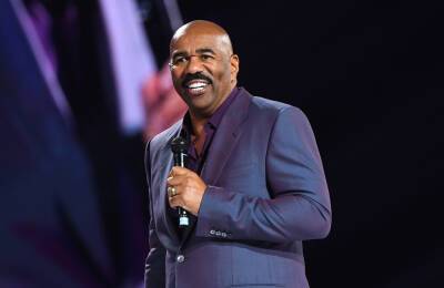 Steve Harvey Disses Will Smith’s Slap Of Chris Rock Onstage At The Oscars As ‘A Hollywood Move’ - etcanada.com - county Rock