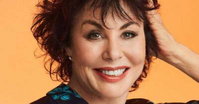 The Great Celebrity Bake Off 2022: Who is Ruby Wax? - www.msn.com - France - USA - Macedonia - county Saunders