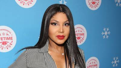 Toni Braxton on How She Feels Late Sister Traci Is 'Saying Hello' to Her - www.etonline.com - Virginia