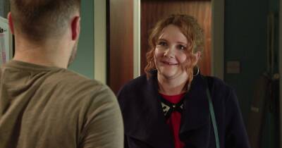 ITV Coronation Street's Phill Whittaker star poses with Jennie McAlpine amid first details of Fiz's exit - www.manchestereveningnews.co.uk