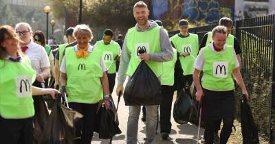 Freddie Flintoff makes surprise appearance at McDonald's in Salford... by becoming litter picker for the day - www.manchestereveningnews.co.uk - Manchester