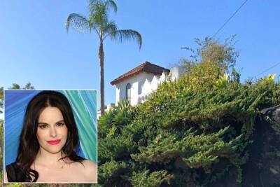 Schitt’s Creek actress Emily Hampshire scores pair of LA homes for $2.6M - nypost.com - Los Angeles - Los Angeles
