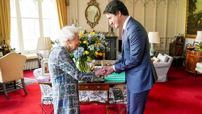 Queen Elizabeth Meets With Prime Minister Justin Trudeau For 1st In-Person Meeting Since Having COVID - hollywoodlife.com - Britain - Hollywood - county Johnson - Ukraine - Russia - county Windsor - Chad - Andorra