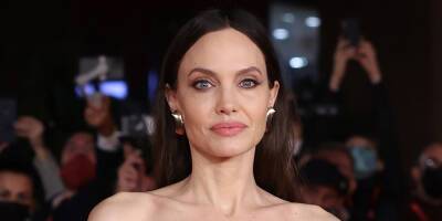 Angelina Jolie Arrives in Yemen to Aid Displaced Families & Refugees Amid Ukraine War - www.justjared.com - Ukraine - Russia - Yemen
