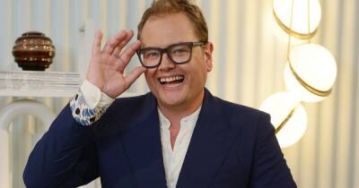 Inside Alan Carr’s chic home, baby-pink tiled bathroom and '70s sauna vibe' and the house gift pal Adele hates - www.ok.co.uk