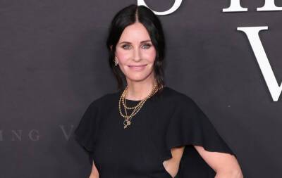Courteney Cox Admits She Doesn’t Remember ‘Filming So Many Episodes’ Of ‘Friends’ - etcanada.com
