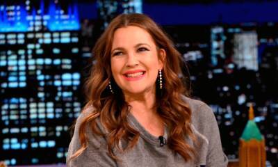 Drew Barrymore has cheeky moment with guest that has fans all saying the same thing - hellomagazine.com - county Drew