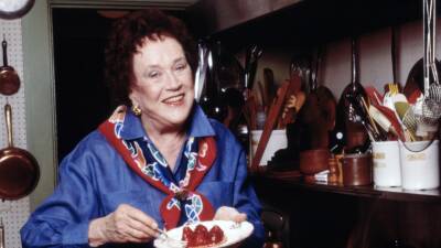 Julia Child Secretly Battled Cancer Years Before She Died—Here’s What Ultimately Caused Her Death - stylecaster.com - Britain - France - California