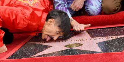 Anthony Kiedis Licks the Star at Red Hot Chili Peppers' Hollywood Walk of Fame Ceremony! - www.justjared.com - Hollywood - Chad