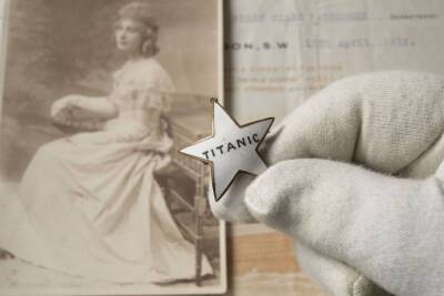 Brooch from Titanic with Jack and Rose-like love story up for auction - nypost.com
