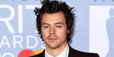 Harry Styles' 'As It Was' Debuts at No. 1 on the Billboard Hot 100 - www.justjared.com