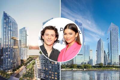Tom Holland rents in Waterline Square — celeb squeeze Zendaya spied visiting - nypost.com - New York