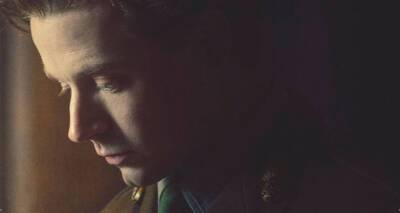 Jack Lowden Transforms Into WWI Poet Siegfried Sassoon in 'Benediction' Trailer - Watch Now! - www.justjared.com