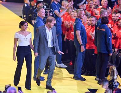 Prince Harry And Meghan Markle Show Affection During The Invictus Games Opening Ceremony - etcanada.com - Germany - Netherlands - Hague