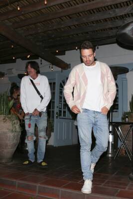 Sebastian Stan Joins Tommy Lee, His Real Life ‘Pam & Tommy’ Character, For Dinner - etcanada.com - Malibu - county Anderson - county Lee