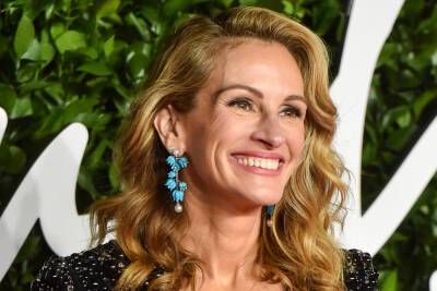 Julia Roberts Jokes About Smile Insurance Rumours And Explains Why She Hasn’t Been In A Rom-Com In 20 Years - etcanada.com - New York