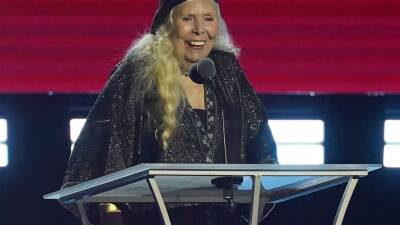 Generations sing to Joni Mitchell in pre-Grammys tribute - abcnews.go.com - Las Vegas - county Mitchell - city Mitchell