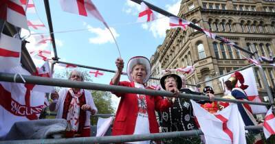 Call for St George's Day to be made bank holiday as thousands take to the streets for first parade since coronavirus - www.manchestereveningnews.co.uk - Scotland - Manchester - Ireland - county Oldham