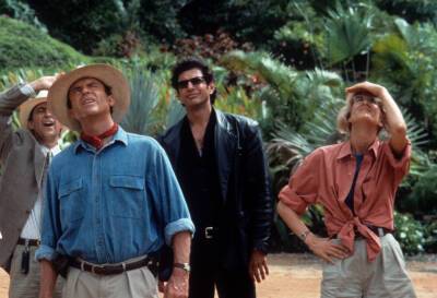 Laura Dern, Sam Neill & Jeff Goldblum Look Back On ‘Jurassic Park’ 30 Years Later - etcanada.com - Australia - USA