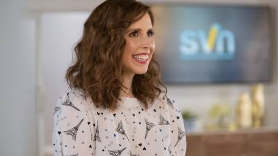 How Vanessa Bayer's Childhood Battle With Leukemia Inspired 'I Love That for You' (Exclusive) - www.etonline.com