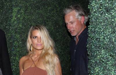 Jessica Simpson Bares Some Underboob in Sexy Cut-Out Dress at Jessica Alba's Birthday Party - www.justjared.com - Jordan - county Dawson