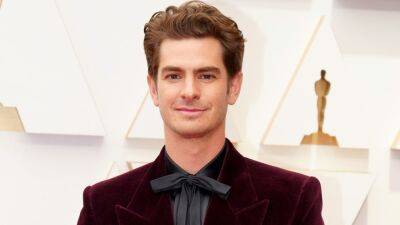 Andrew Garfield Explains His Viral Oscars Texting Meme: ‘I Feel Really Bad About That’ - www.glamour.com