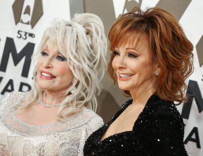 Reba McEntire Had To Fax Dolly Parton To See If She Wanted To Collaborate - etcanada.com - county Early