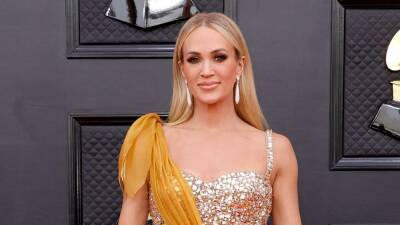Carrie Underwood Shares Her Dog Died on GRAMMYs Night - www.etonline.com - Las Vegas
