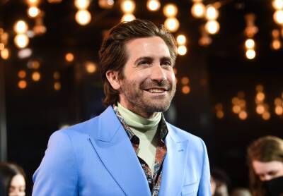Jake Gyllenhaal Does A Pitch-Perfect Michael Bay Impression - etcanada.com